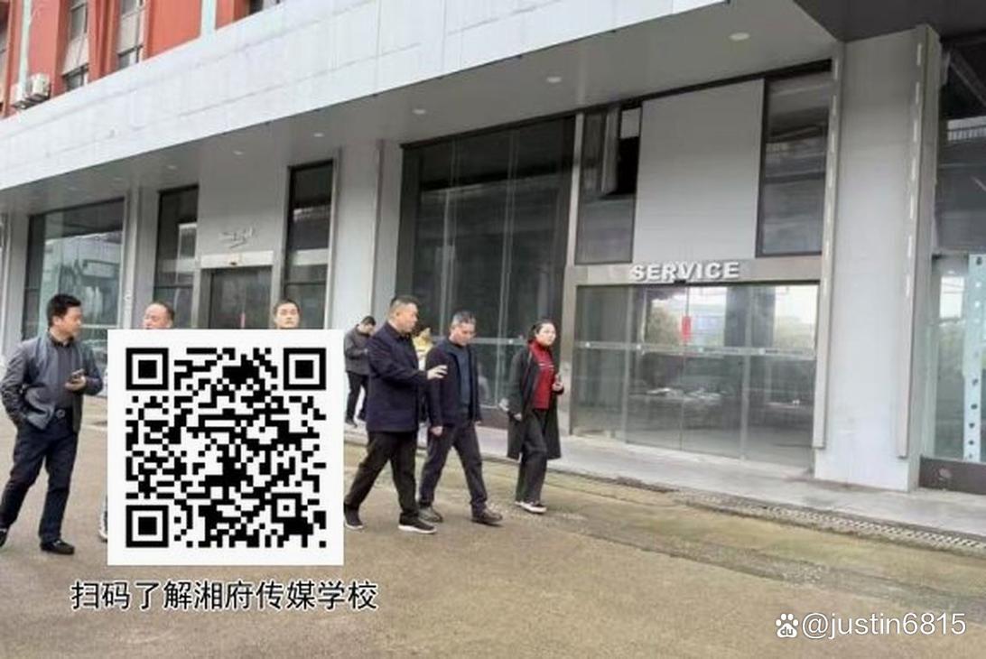 状态的学生来到湖南湘府传媒学校新能源汽车方向,先面对的是课堂任务