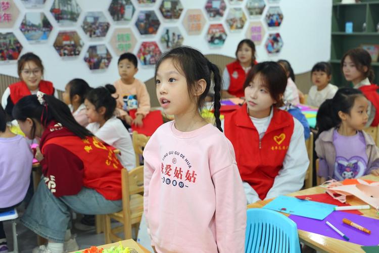 &mdash;记重庆移通学院艺术传媒学院青年志愿者协会"春蕾课堂"